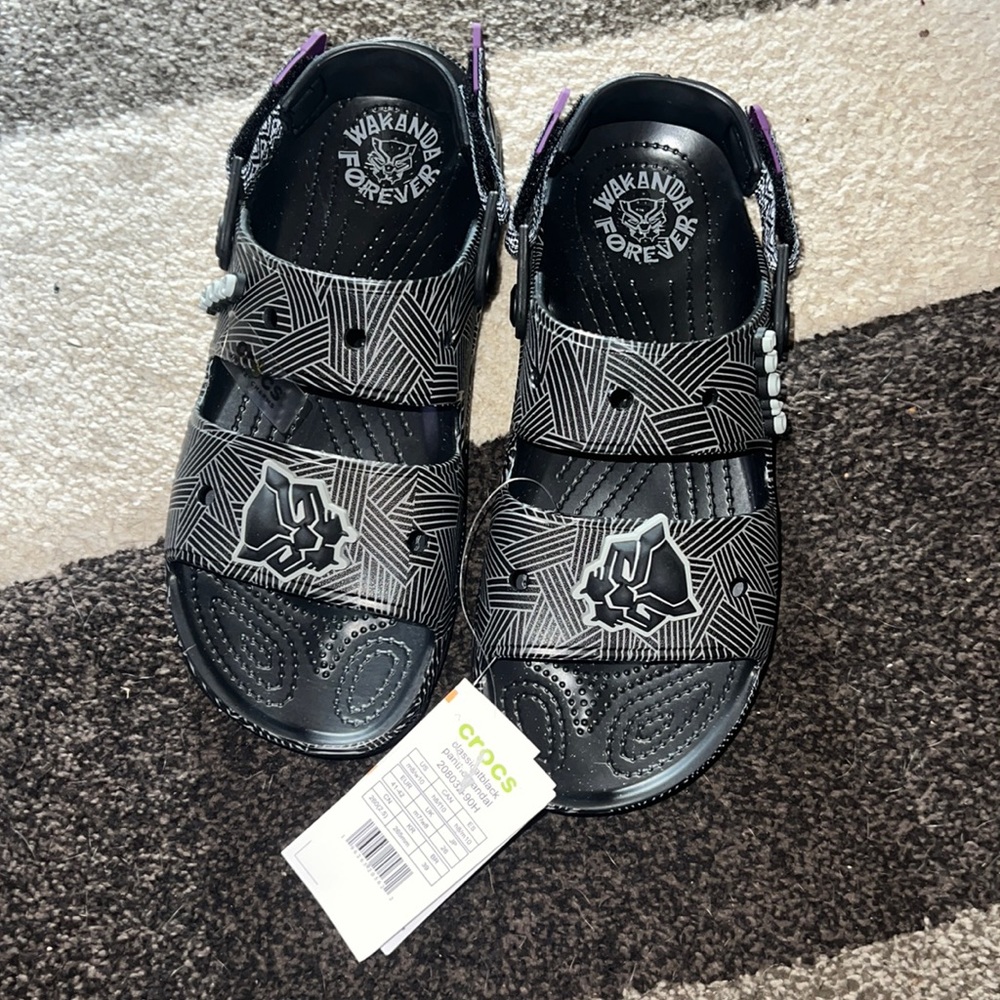 Crocs x black panther